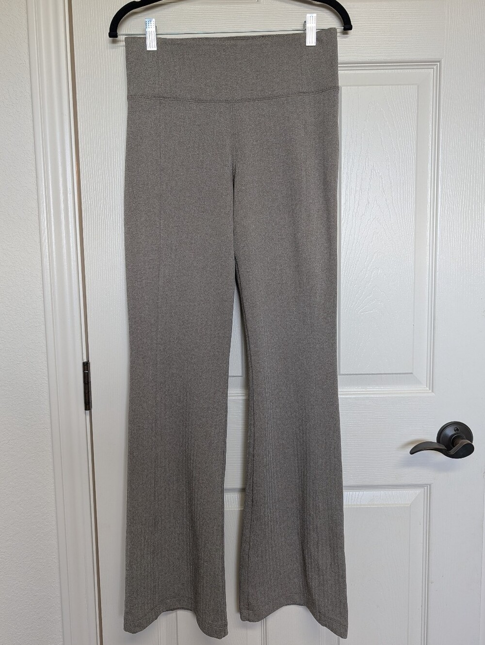 Athleta Delancey Herringbone Flare Pants Womens S Beige Athleisure Stretch Comfy